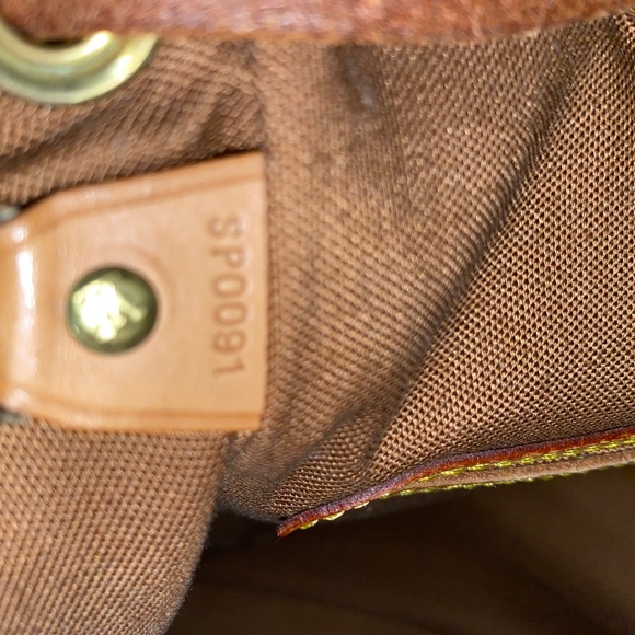 Louis Vuitton Monogram Montsouris Backpack preowned authentic - Picture 6 of 16